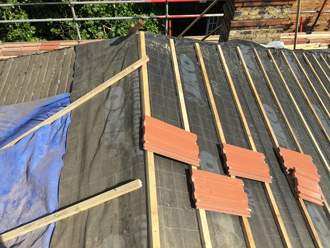 Breathable roof membrane and battens 